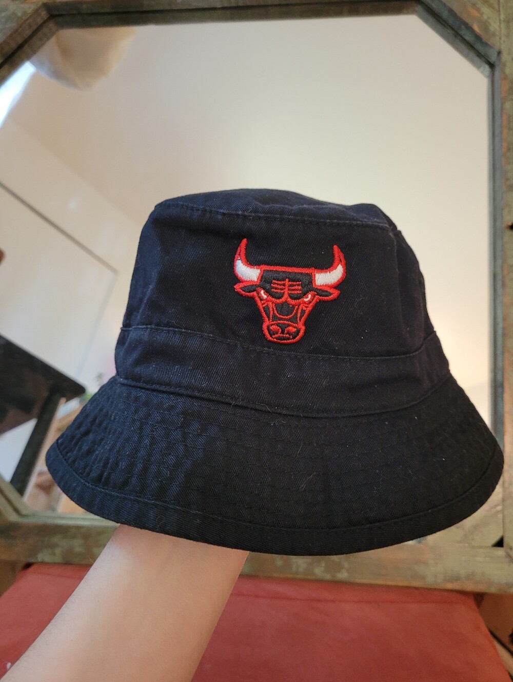 Mitchell & Ness Black Bucket Hat with Red Chicago Bulls Logo - Size S/M